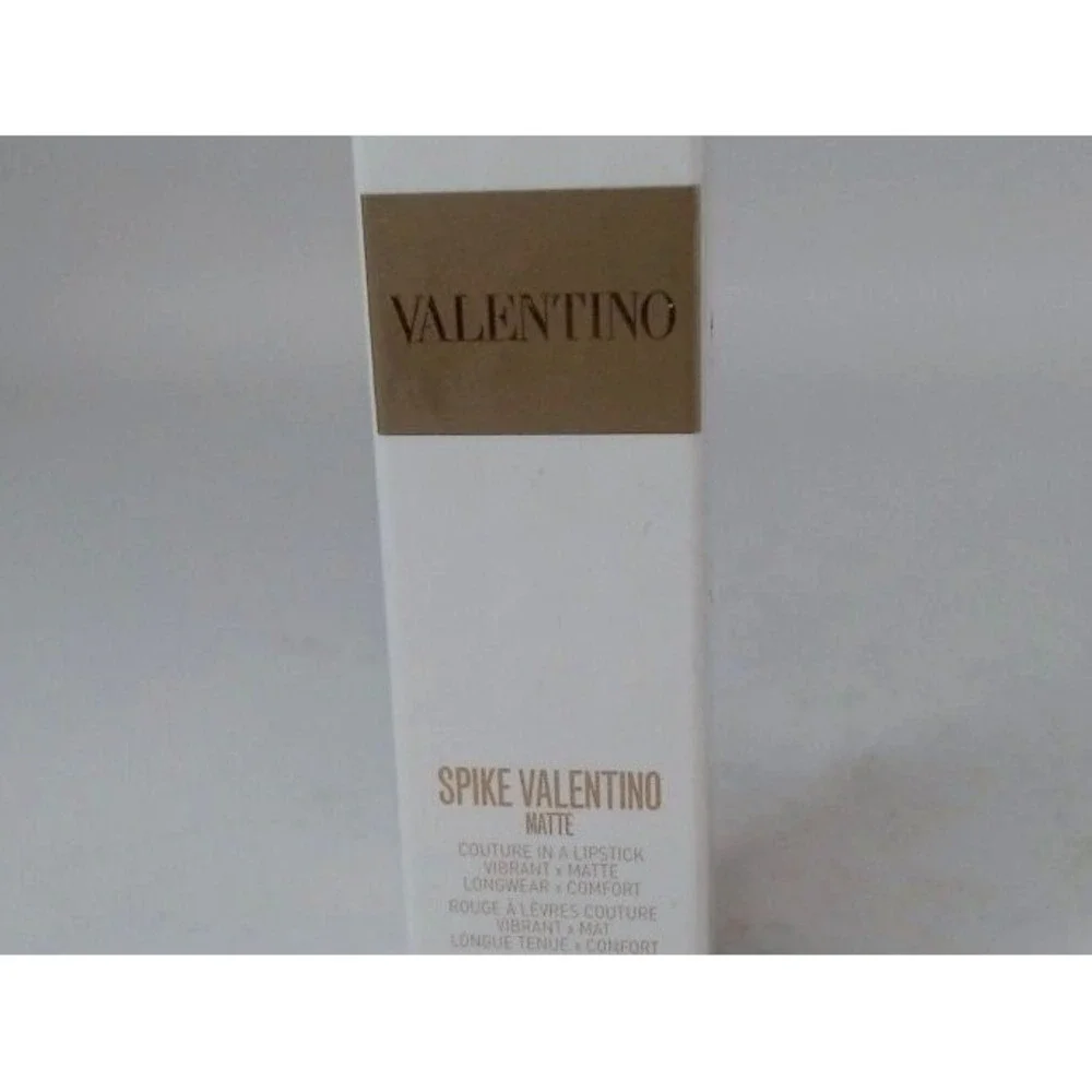Valentino - Spike Valentino Matte, 210R, BRAND NEW IN BOX
